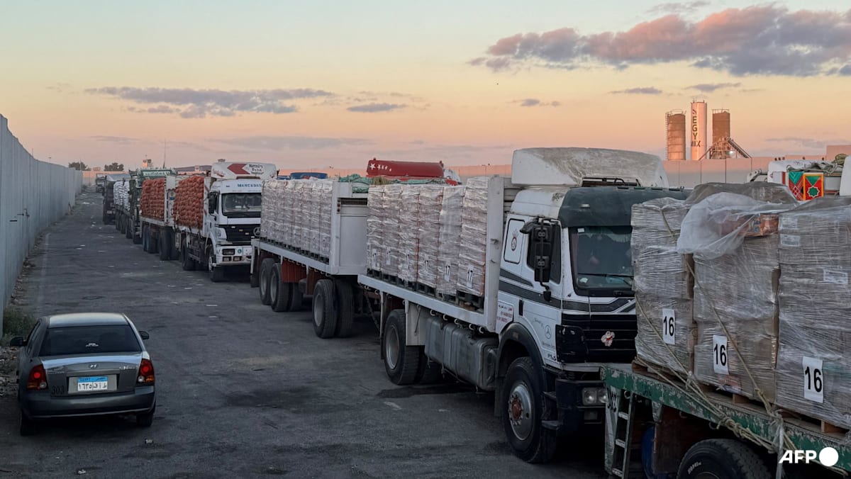 Aid trucks roll into Gaza as dispute over hostage bodies pauses