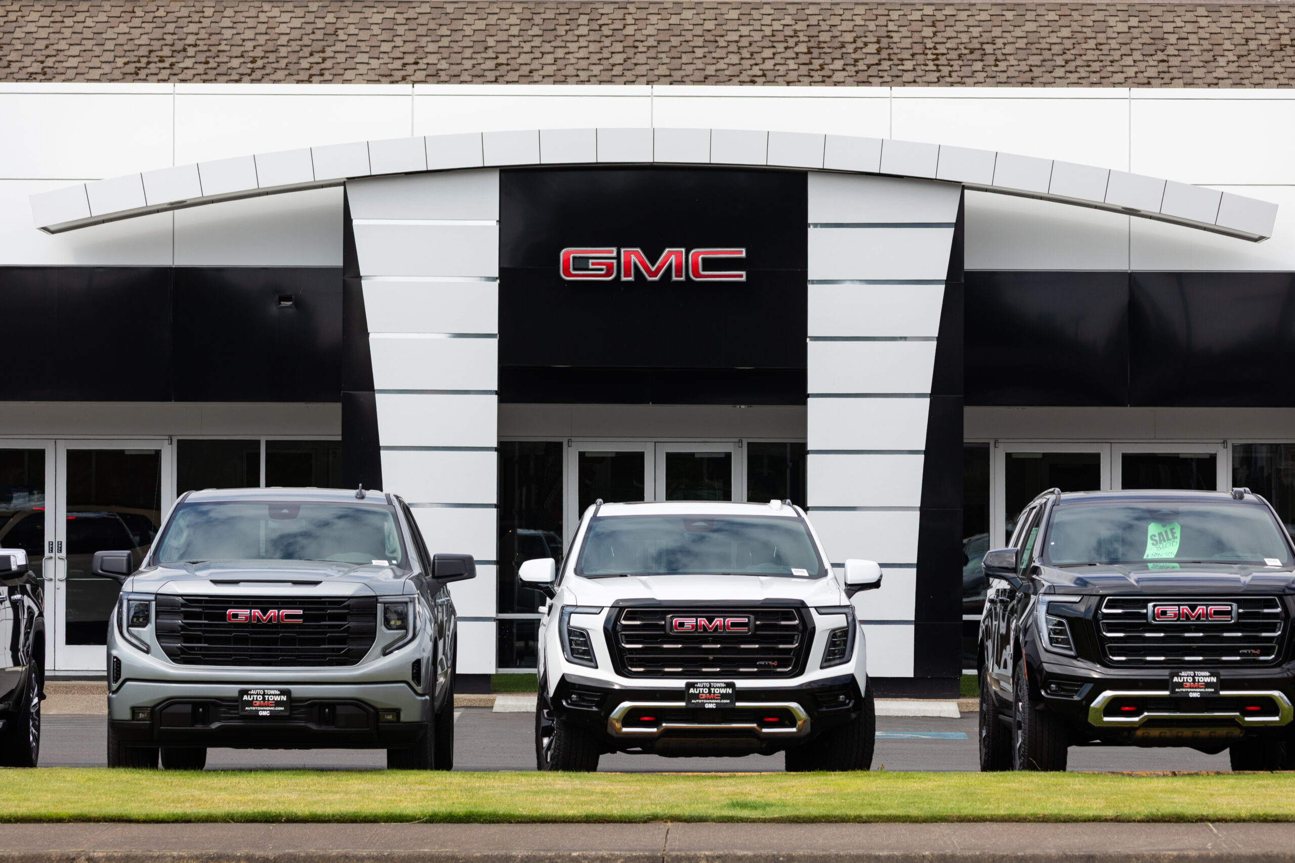 American Truck Servicing Perth: A Guide for High-Performance and Race Car Transport Trucks - Choosing a service center that focuses on heavy vehicle repairs like F Turcks WA ensures proper inspection, maintenance, and calibration. by SM