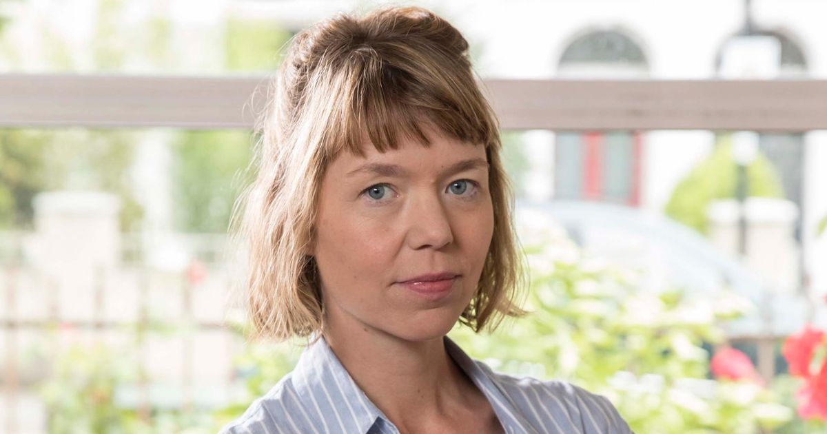 Motherland's Anna Maxwell Martin makes U-turn plea on adoption therapy fund cuts - The Mirror