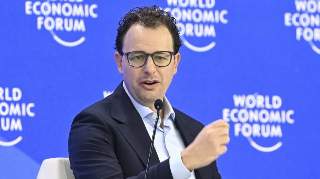 Anthropic makes waves in DC