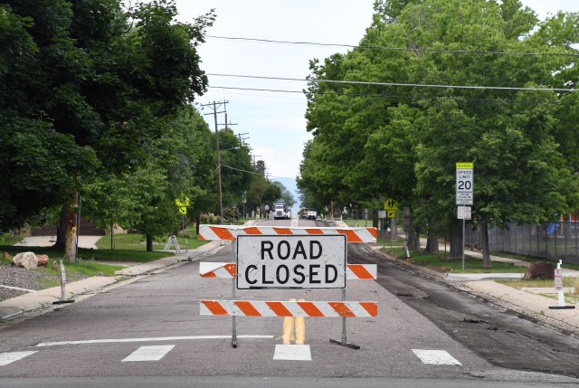 Aurora water main break shuts down Alameda Avenue for repairs