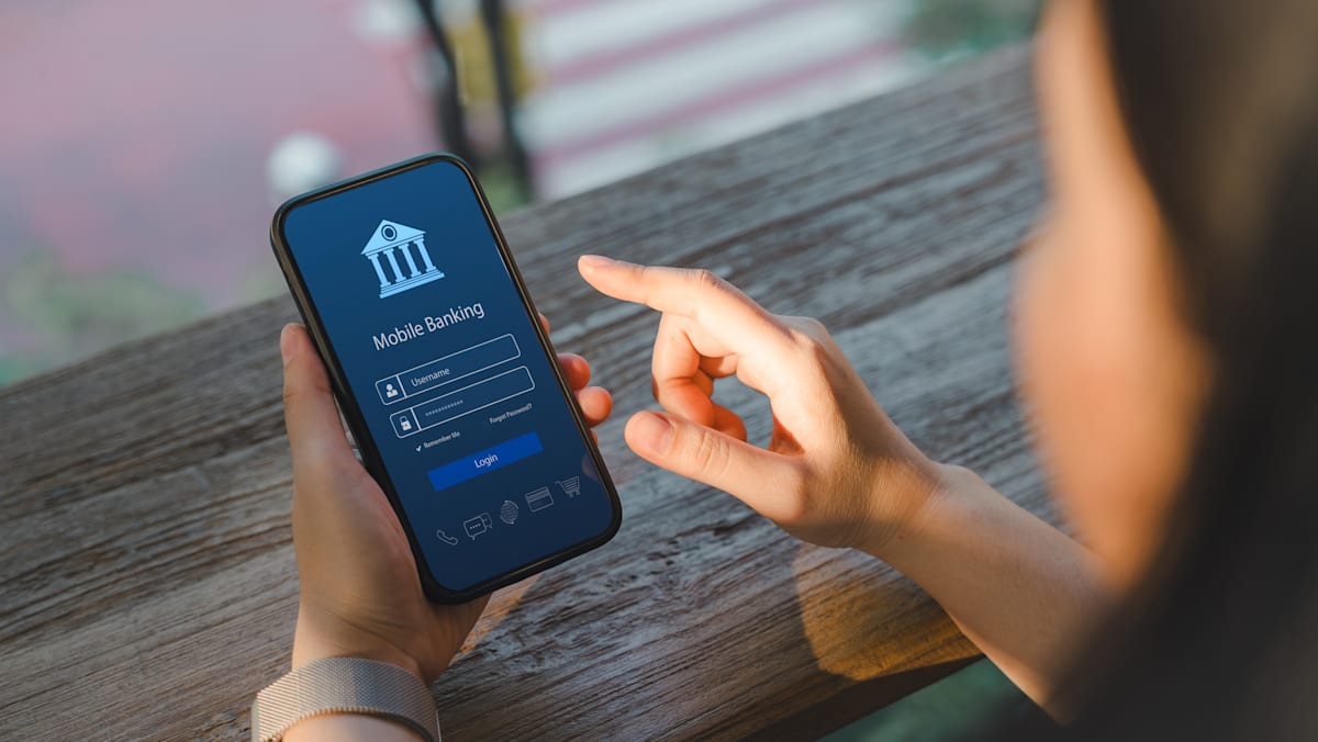 Banks may hold, reject some transfers if more than half of an account's balance is moved out