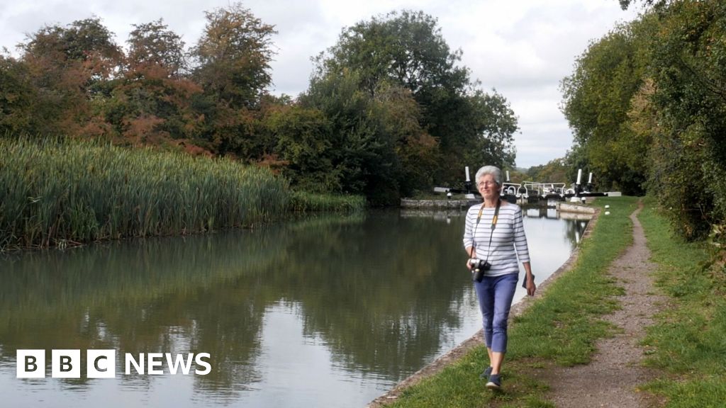 BBC Weather Watchers: Bascote photographer's love of canals