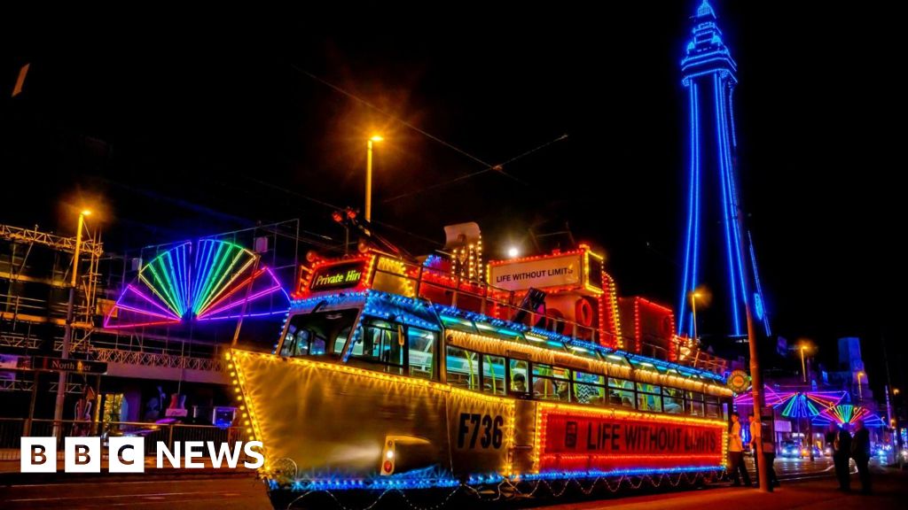 Heritage tram extends Blackpool Illuminations run to end November