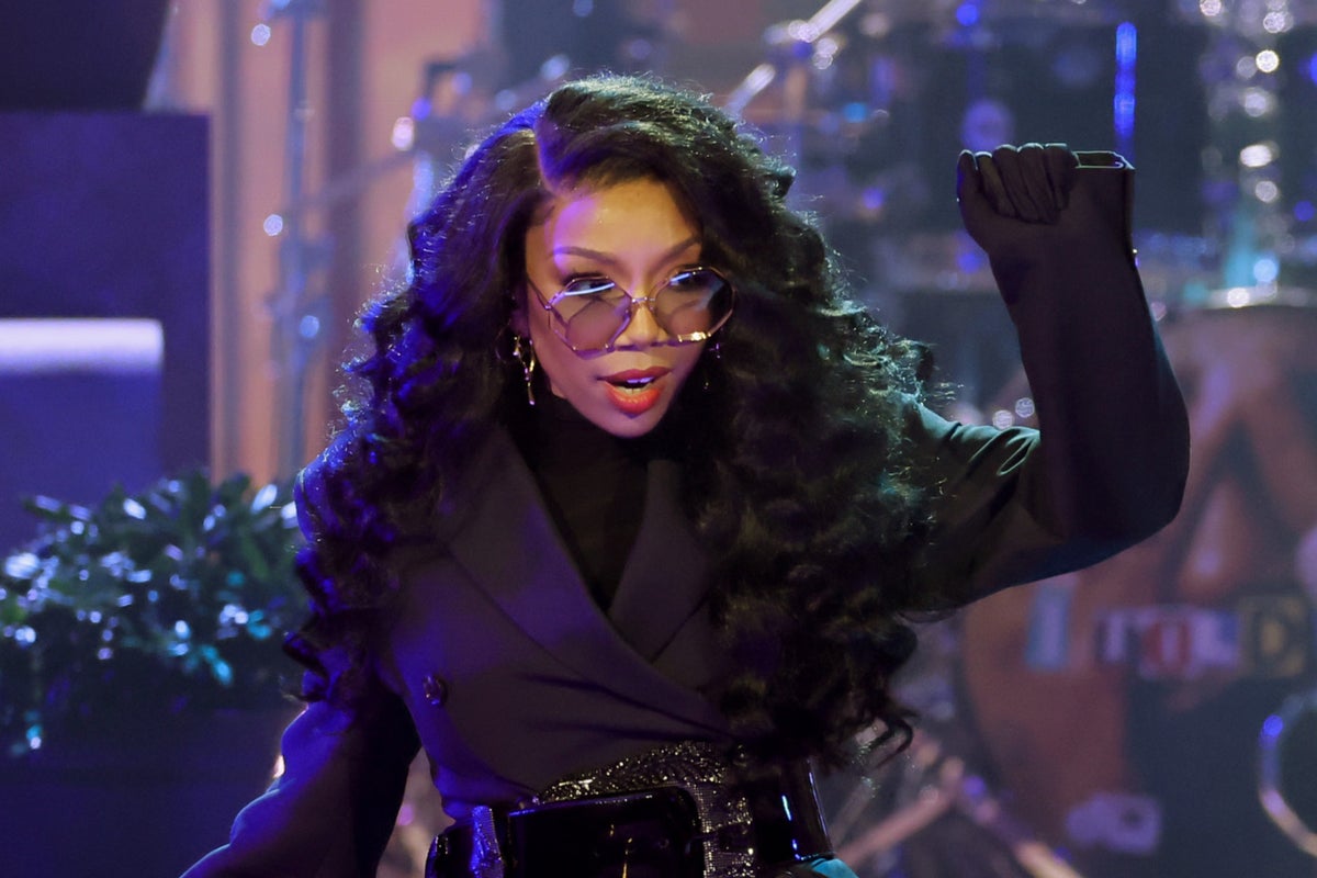 Brandy blames early Chicago concert exit on 'dehydration' after she left Monica solo