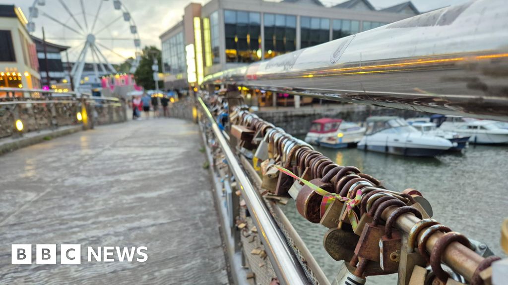 Bristol's Pero's Bridge 'love locks' could be sold for scrap metal