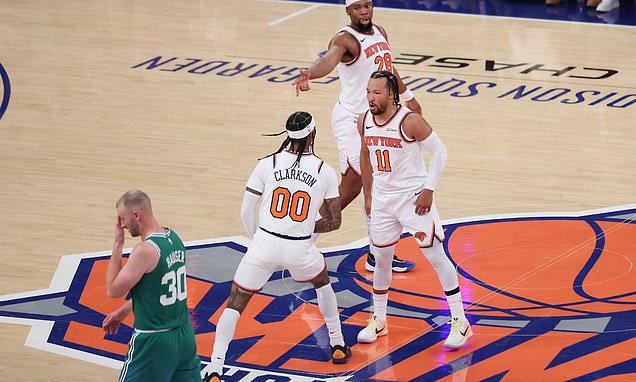 Brunson scores 31 points, Knicks ride huge 2nd quarter to 105-95...