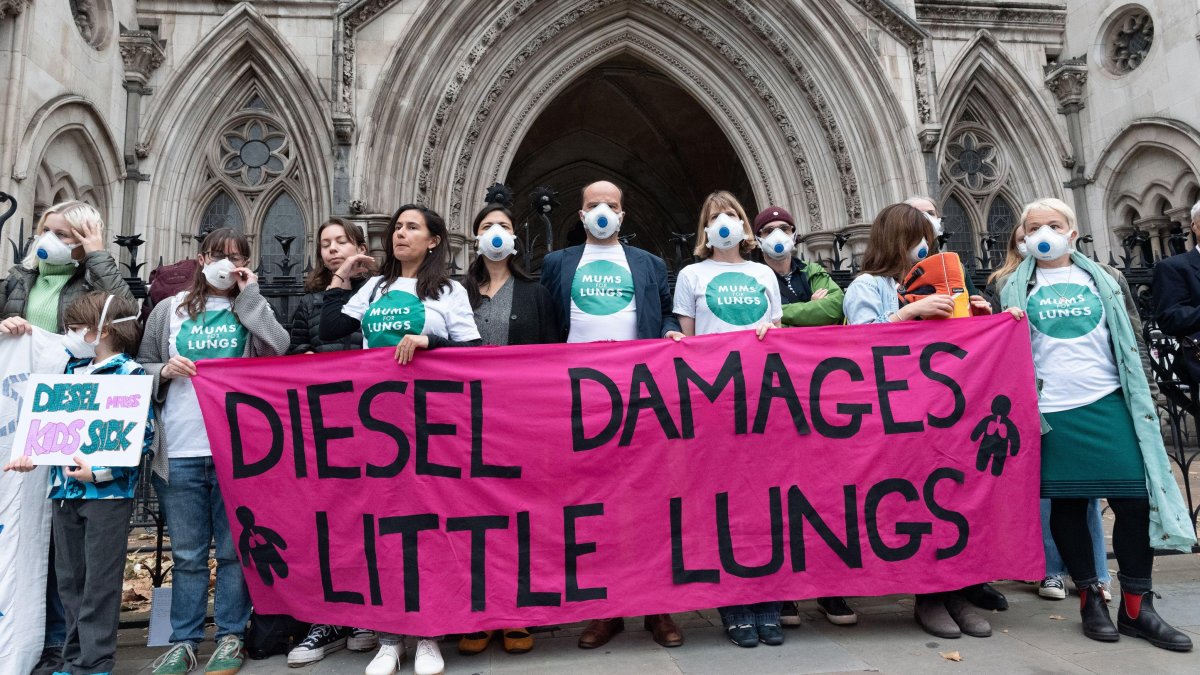 Five carmakers in court accused of evading emissions tests