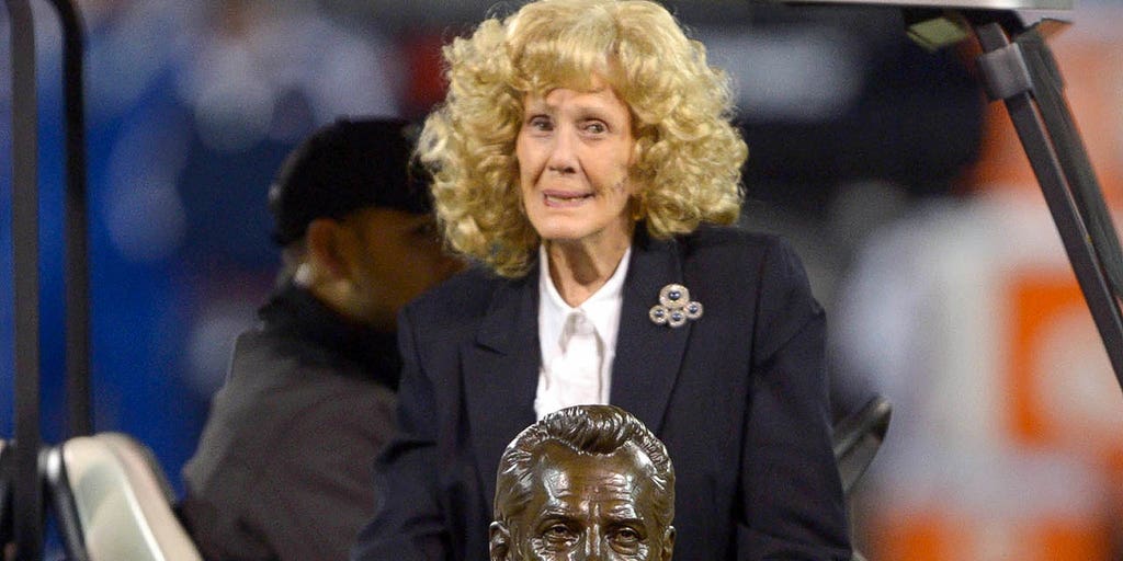 Carol Davis, longtime Raiders 'First Lady,' dead at 93