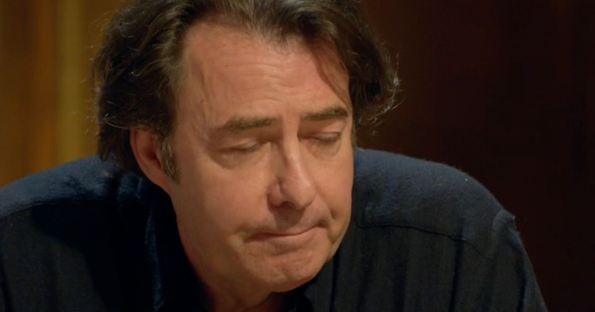 Celebrity Traitors odds: Jonathan Ross risks being first to be ousted by the faithfuls - The Mirror