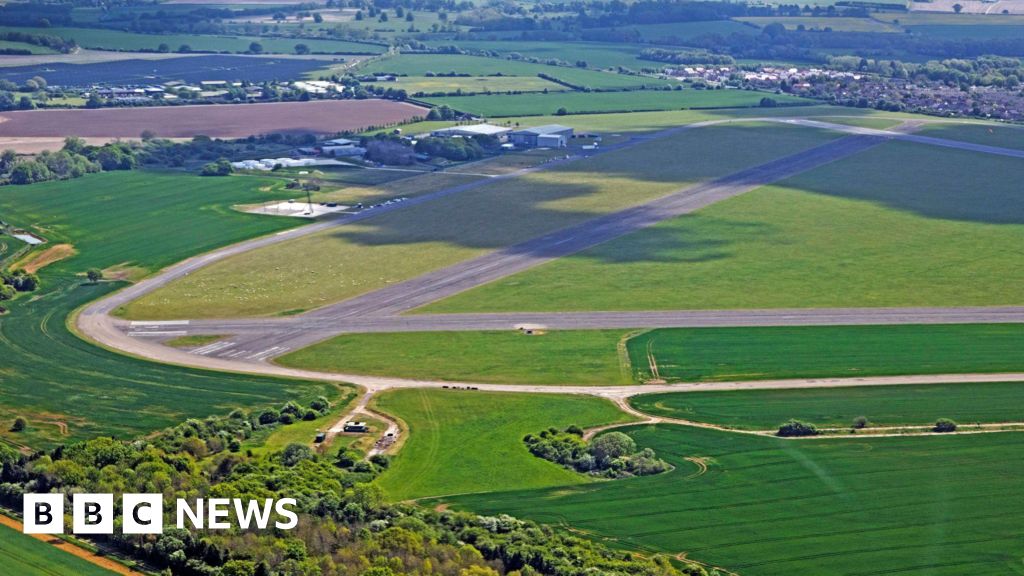 New exhibition for potential new town plan at Chalgrove Airfield