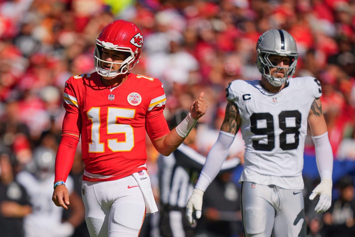 Patrick Mahomes, Chiefs fool Raiders with fake attempt to draw defense offside