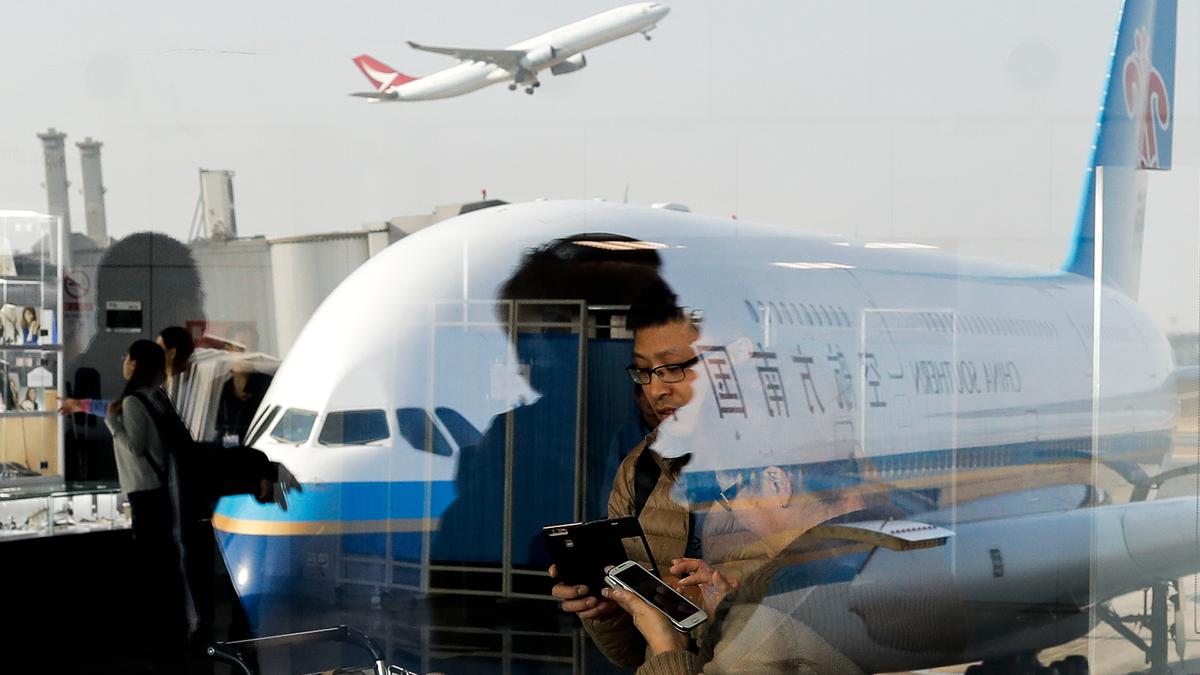 Chinese airlines protest U.S. plan to ban their flights over Russian airspace