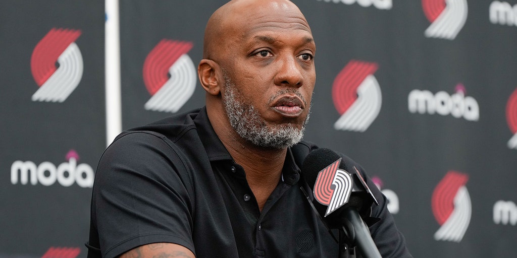 Clippers fans shout 'F-B-I' chants at Trail Blazers players in wake of Chauncey Billups arrest