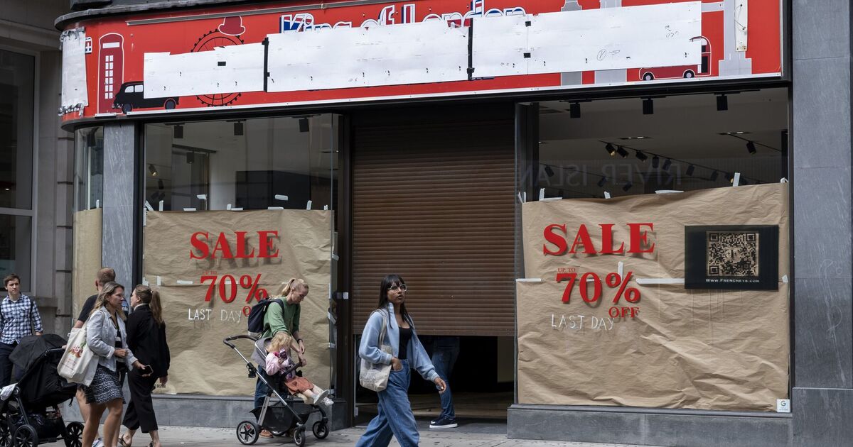 Major supermarket warns Rachel Reeves 62,000 high street shops could close