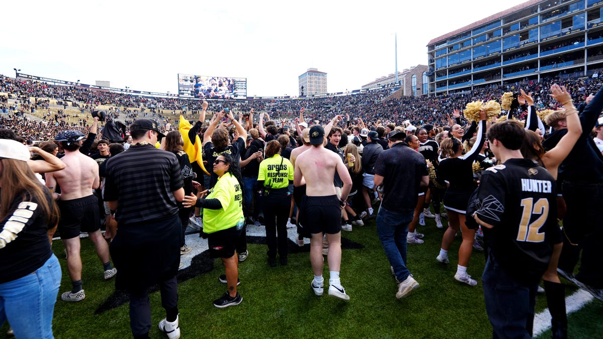 Colorado expected $50,000 fine for fans rushing the field. Here's why bill from Big 12 was $0