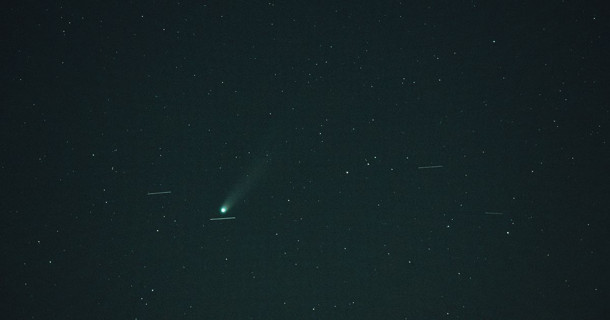 Stargazers told tonight best time to see 'once in lifetime' comet which won't return for 1,300 years - The Mirror