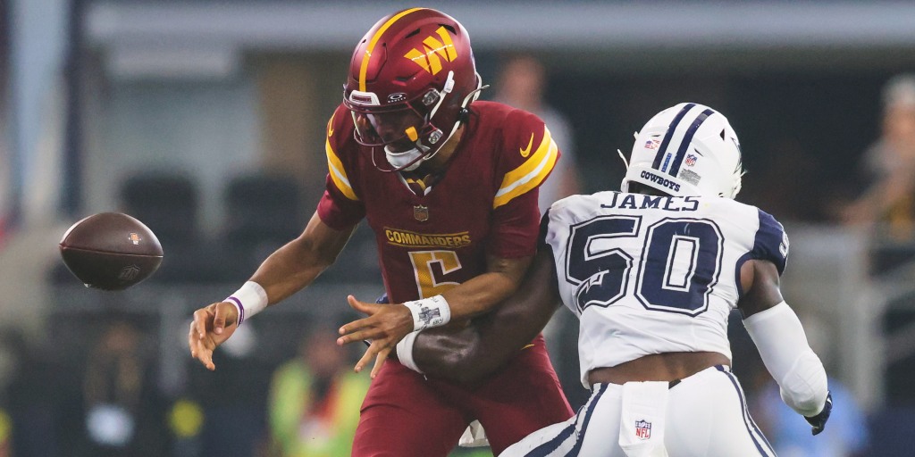 Commanders QB Jayden Daniels leaves game vs. Cowboys with hamstring injury