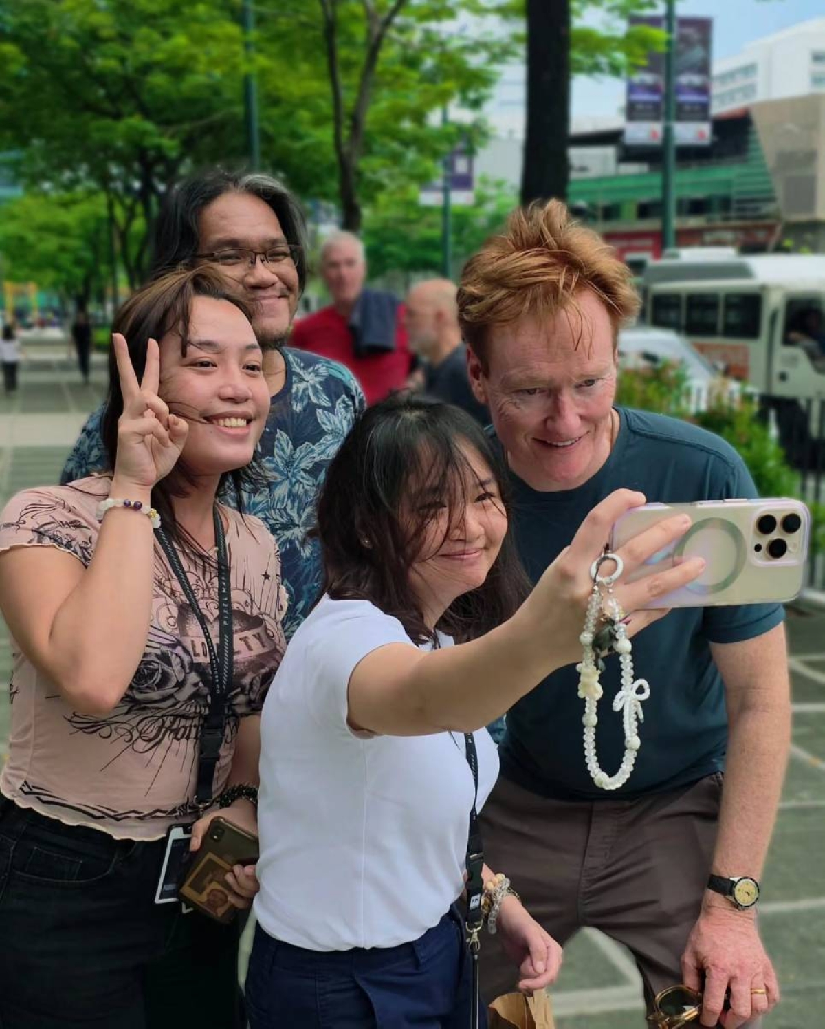 Conan O'Brien spotted in Manila