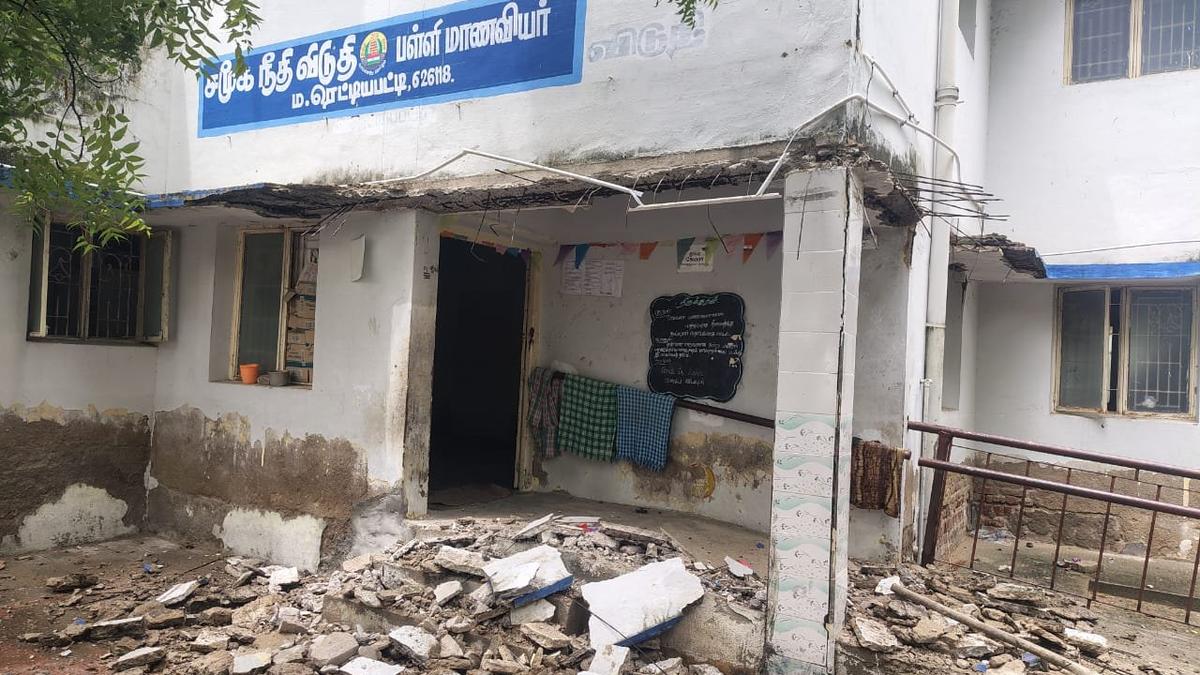 Concrete sunshade comes down crashing in Government girls hostel near Aruppukottai