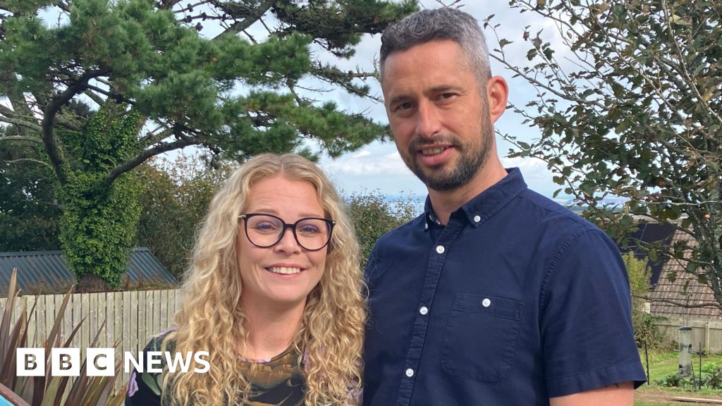 Couple kick 20-year smoking habit through Cornwall Council scheme