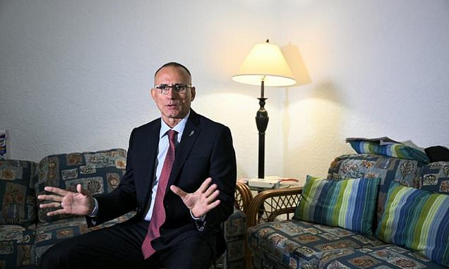 Exiled dissident encourages Cubans to stay and fight