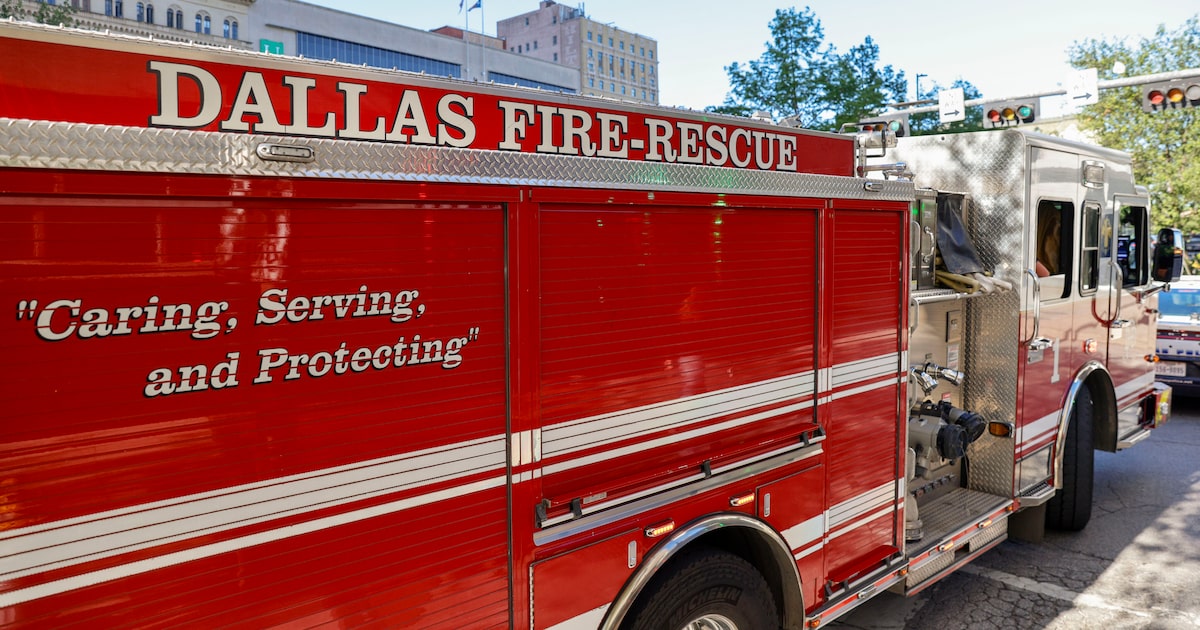 Crews put out blaze at Old East Dallas apartment complex Saturday, officials say