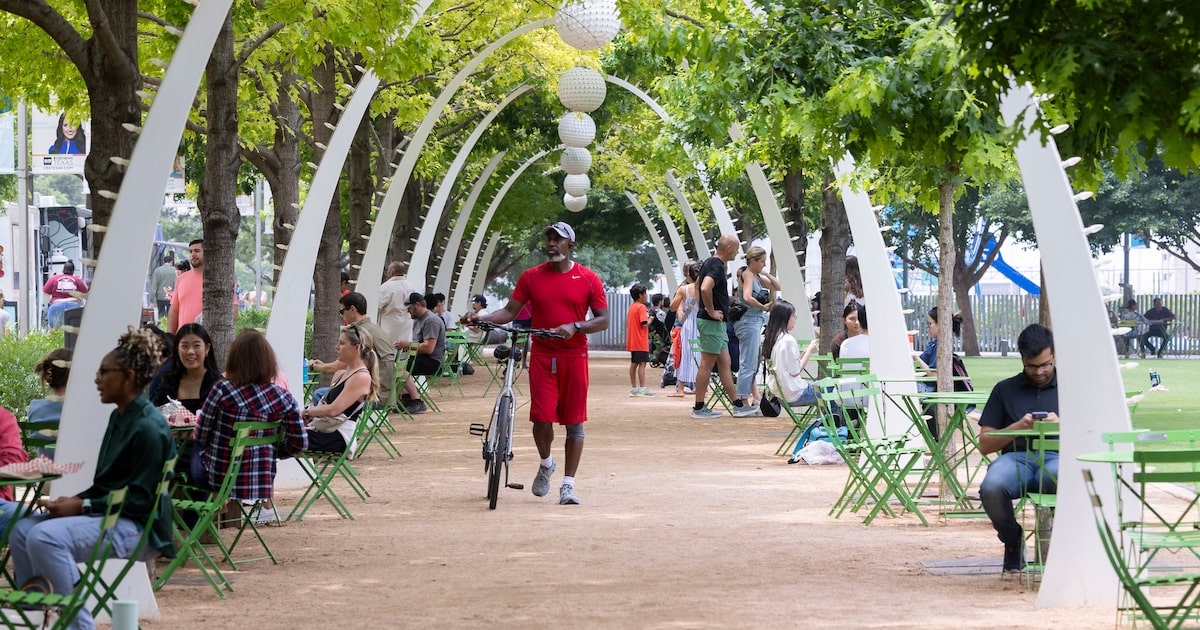 Fall temperatures are so delayed, Dallas-Fort Worth just broke a weather record