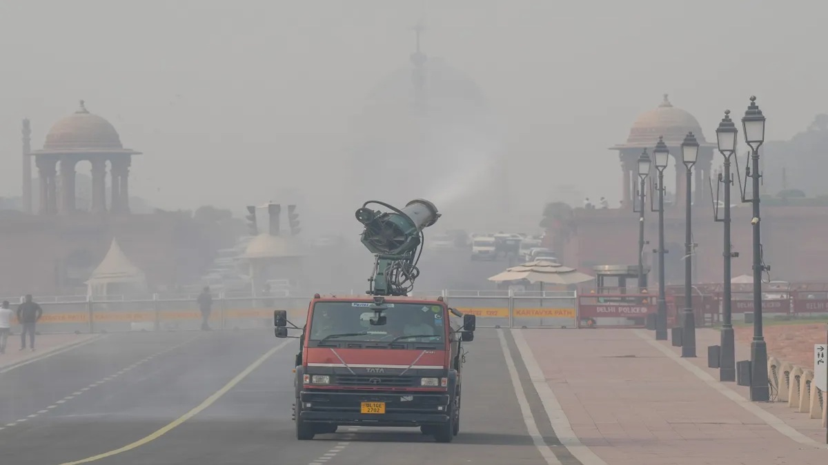 Delhi's air quality depletes to 'poor' category, AQI predicted to worsen in coming days