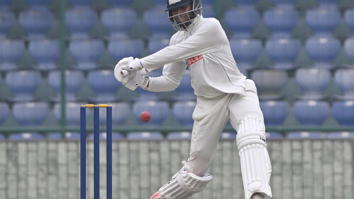 Dhull, Doseja press home Delhi's advantage