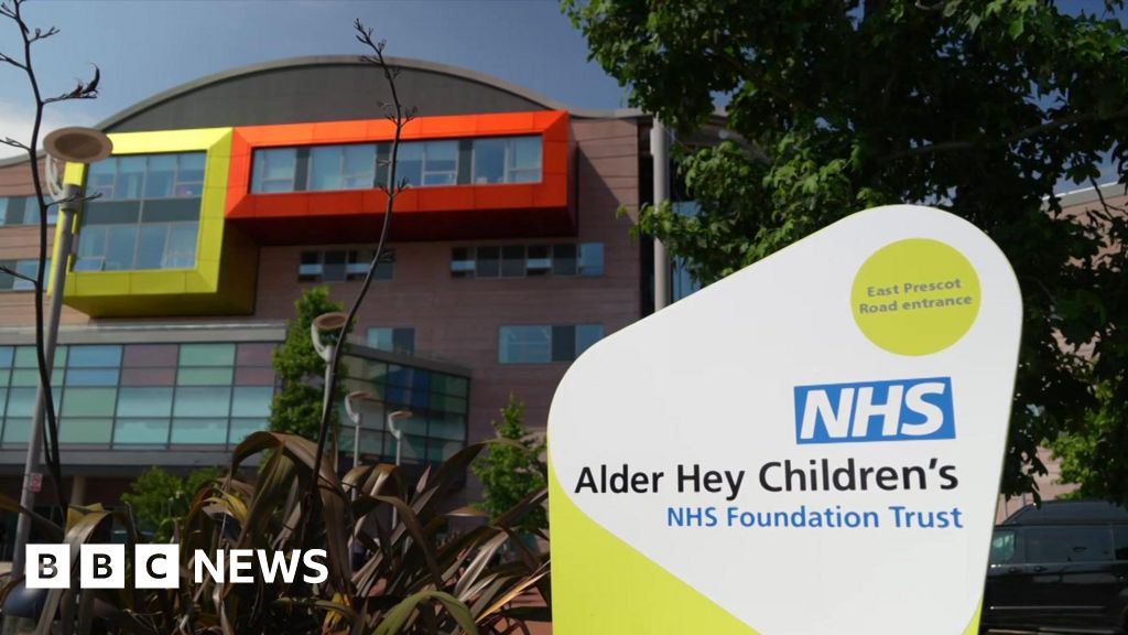 Doctor jailed for fraud barred from returning