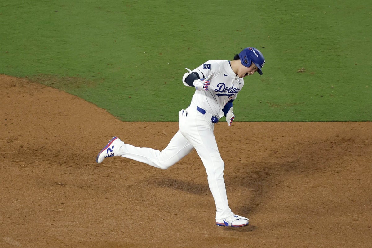 Dodgers outlast Blue Jays in classic, 18-inning Game 3 to take 2-1 lead in World Series