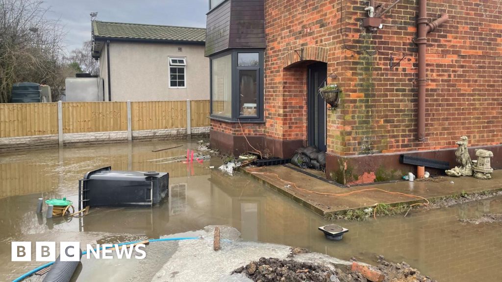 Woman's house in Doncaster flooded after man "blocked drain"