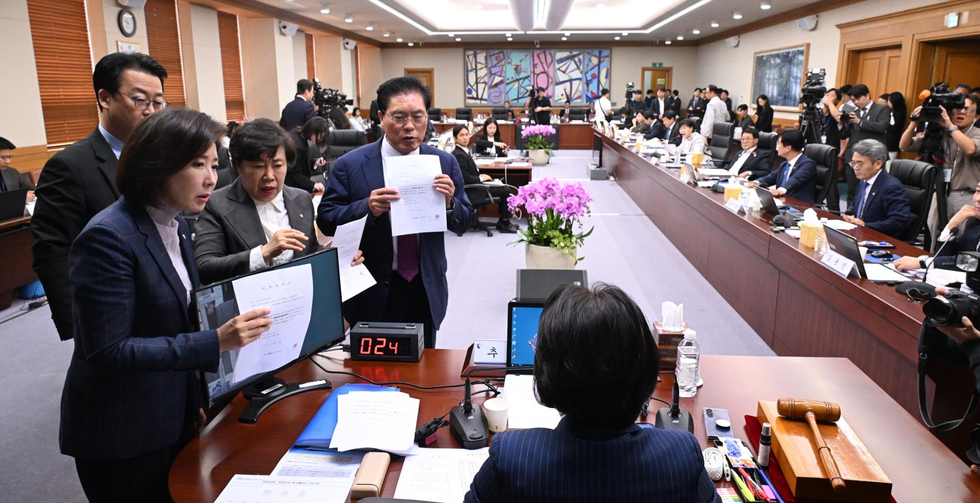 DPK lawmakers push ahead with on-site inspection of Supreme Court amid opposition from PPP - The Korea Times