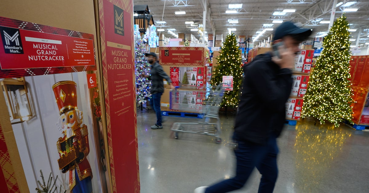 Uncertainty over economy, Trump tariffs prompt holiday hiring concerns