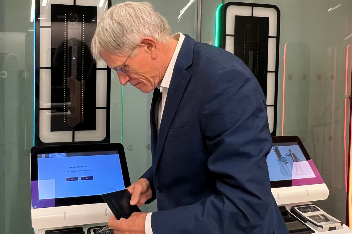 EU entry-exit questions dropped for Eurostar passengers over fears of long delays