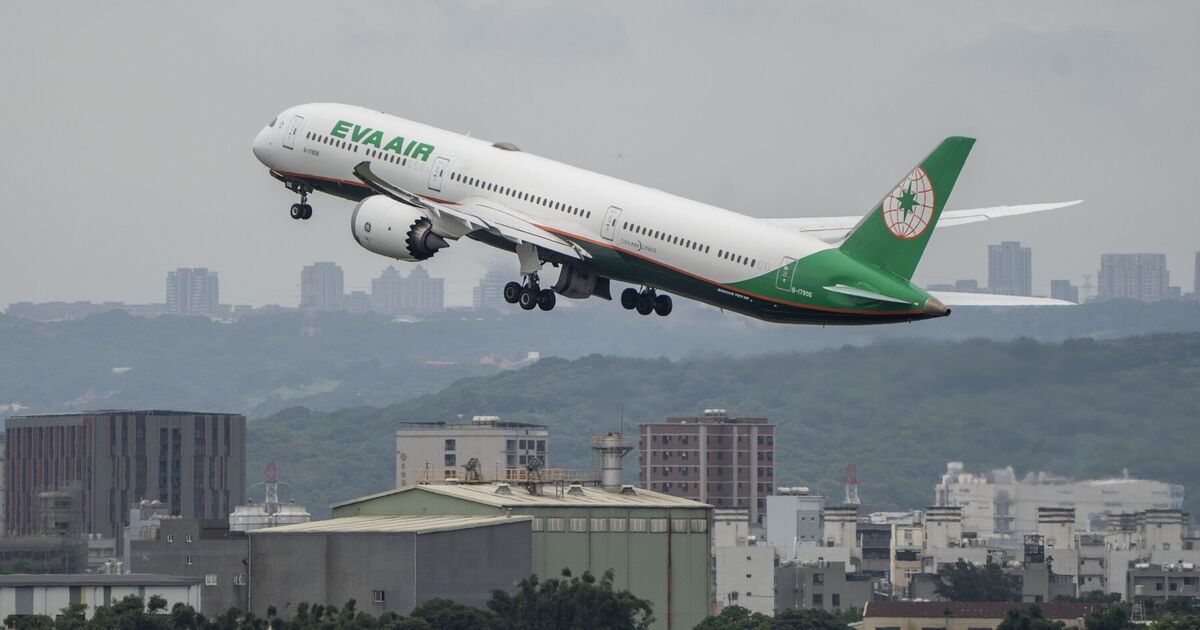 Airline forced to apologise after asking dead employee for paperwork