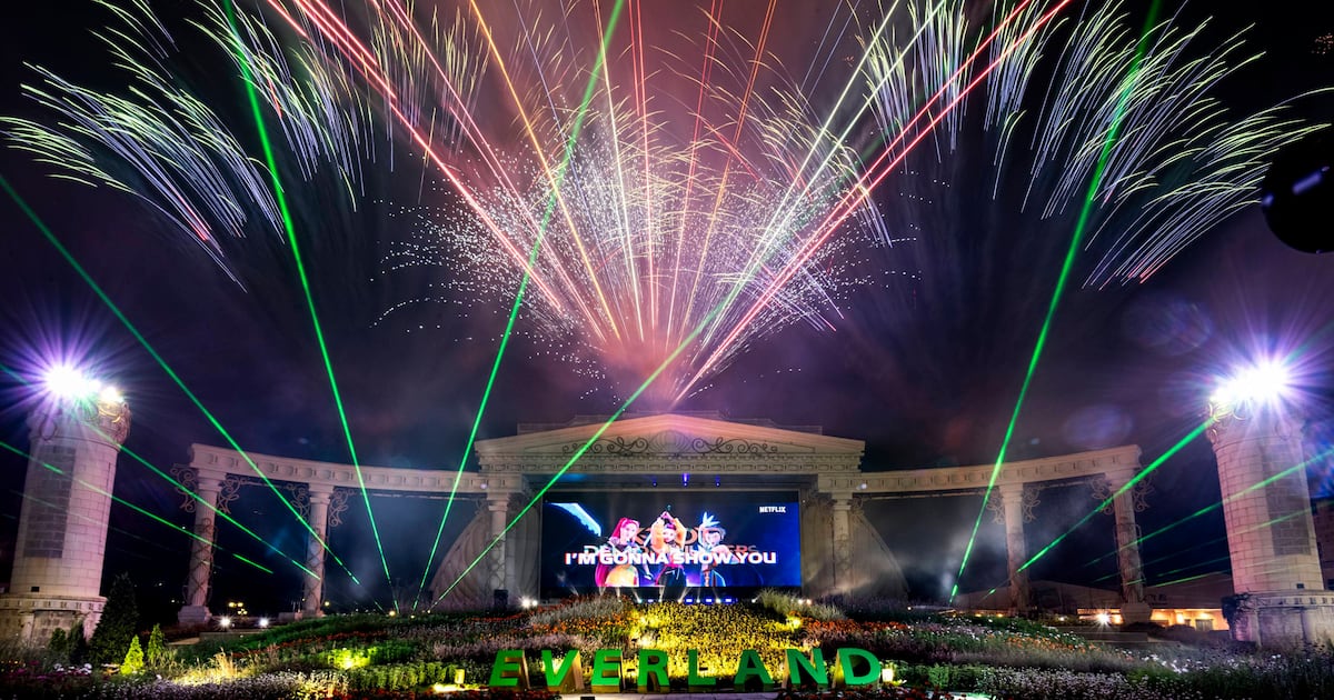 Everland Launches KPop Demon Hunters Singalong Fireworks Show
