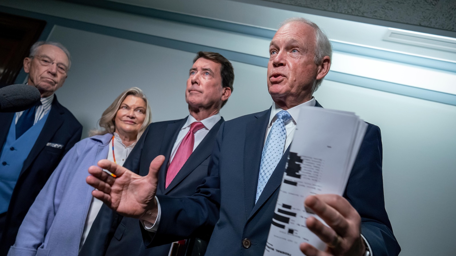 FBI analyzed phone records of senators as part of Trump Jan. 6 probe, lawmakers say