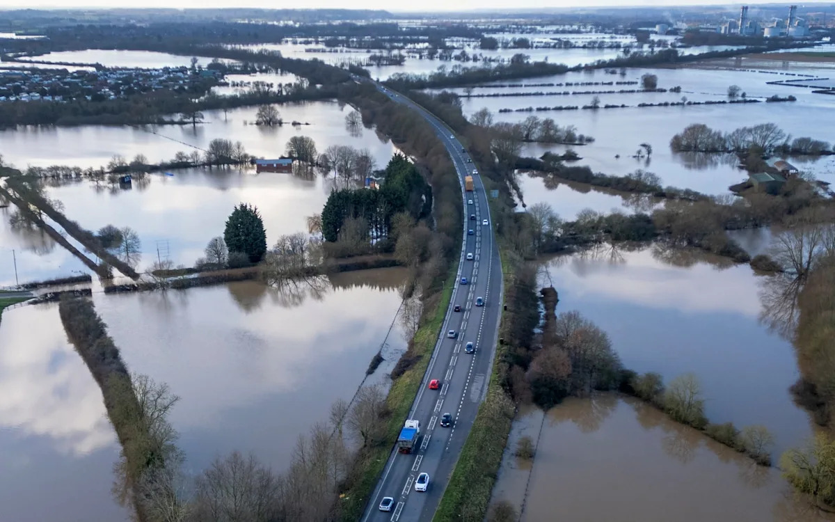 Flood victims need dedicated line to call for help