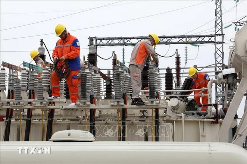 Floods, storms leave tens of thousands without power in northern localities