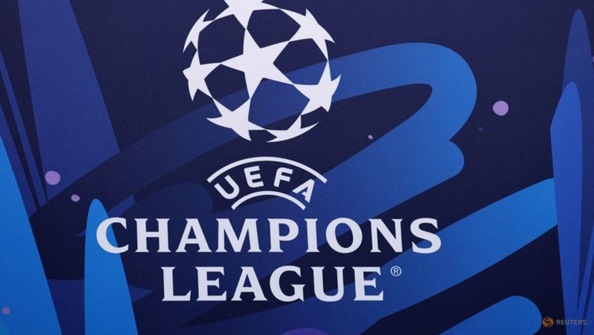 Frankfurt say UEFA rejected request to move Napoli game after fan ban