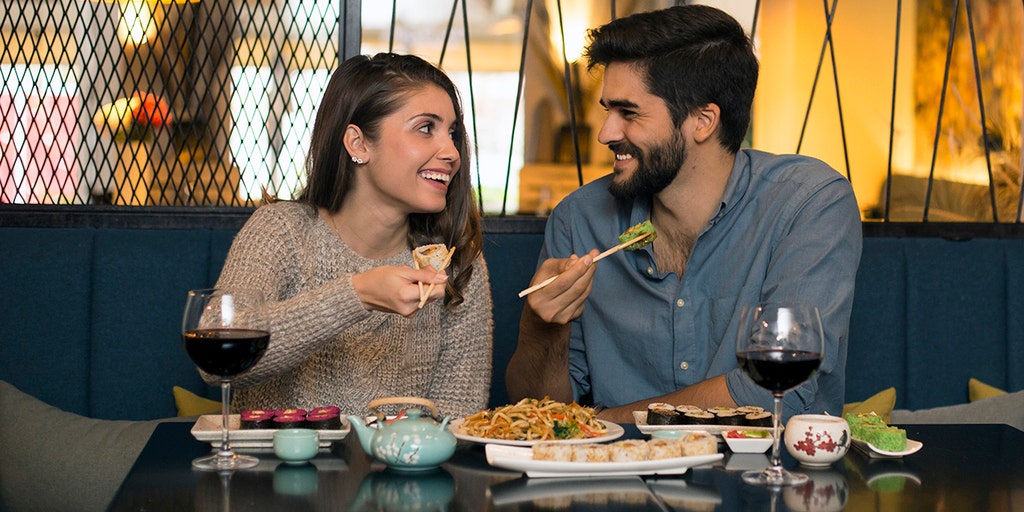 Free meal is motivating nearly 1 in 3 singles to say 'yes' to date, new report finds