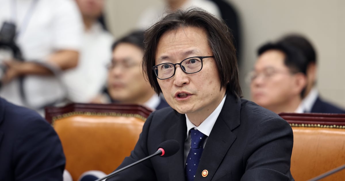 Fair Trade Commission Chief Advocates for Anti-Manipulation Clause in Platform Act