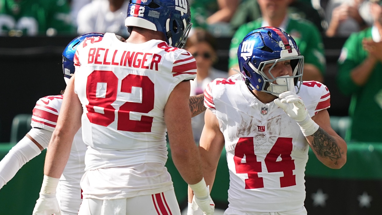 Giants' Cam Skattebo carted off field with apparent foot injury