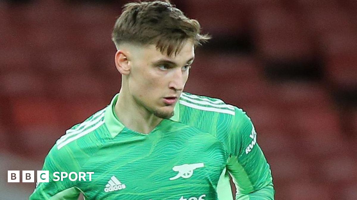 Hubert Graczyk: Wealdstone sign ex-Arsenal and Man Utd goalkeeper