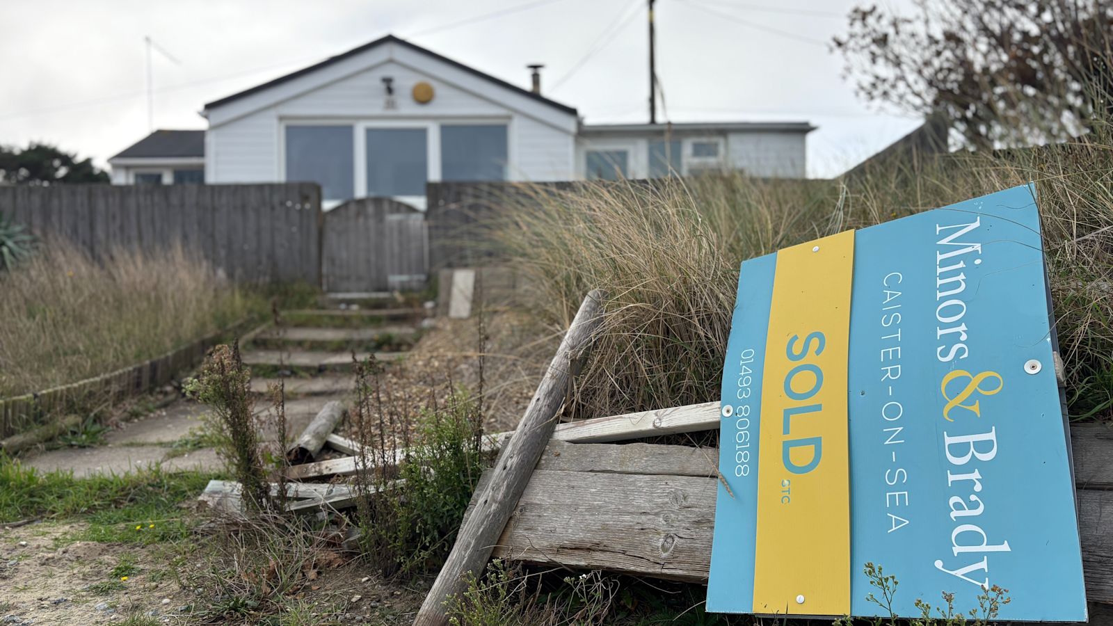 Homes on disappearing coast promoted by estate agents for their 'sea views'