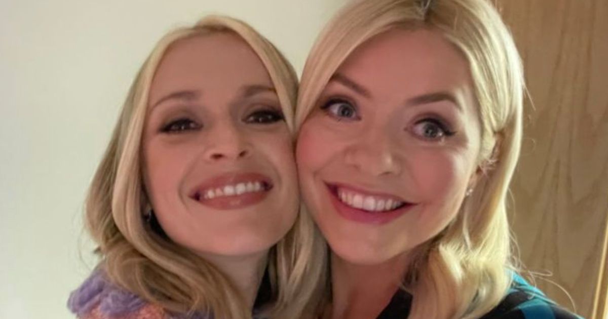 Holly Willoughby reaches out to old pal Fearne Cotton after paedo ex Ian Watkins dies - The Mirror