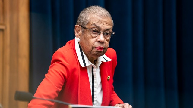 Holmes Norton scammed in her home by fake cleaning crew, police say