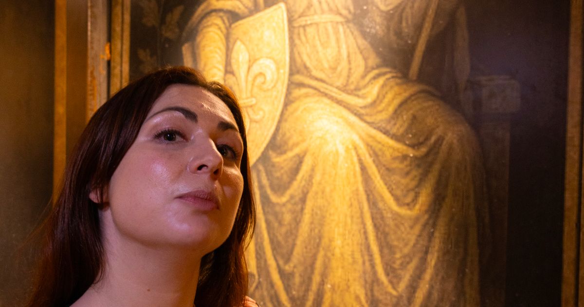 'I got hypnotised by paranormal professor to put me in touch with psychic intuition' - Daily Star